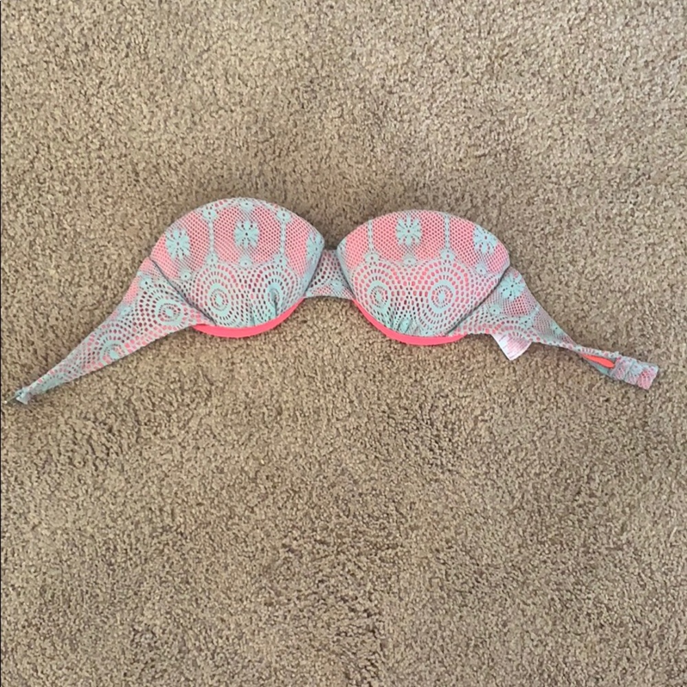 Strapless swimsuit top